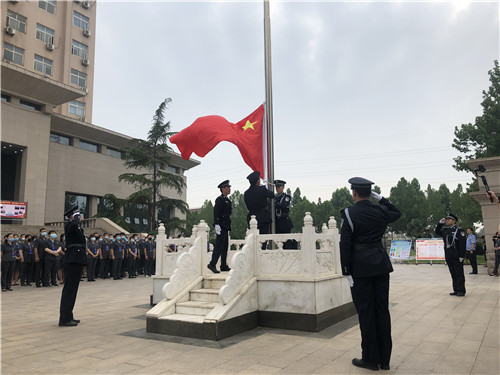升旗仪式.jpg